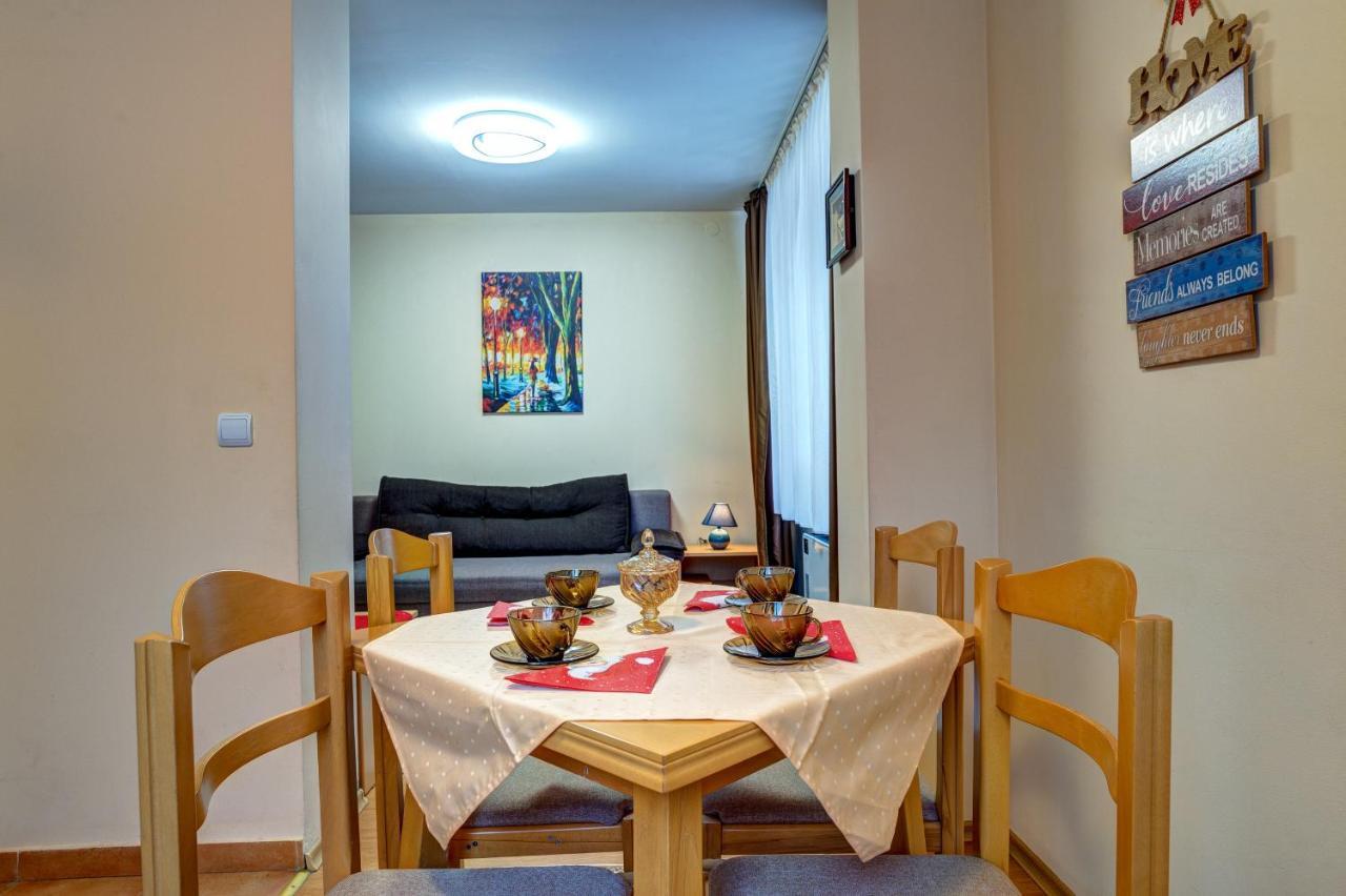 פמפורובו *Cozy And Cute* 1Bd Apartment In The Castle Complex מראה חיצוני תמונה